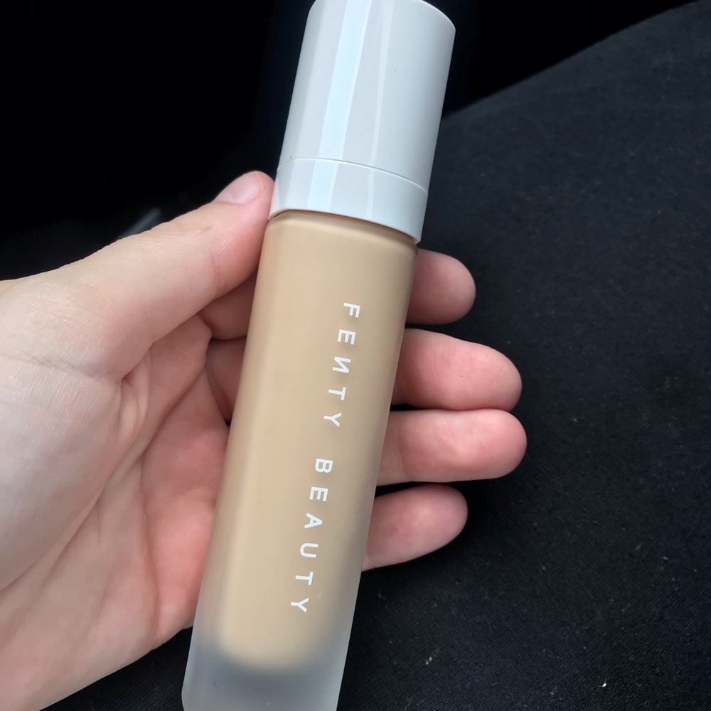 Fenty pro filter foundation 210